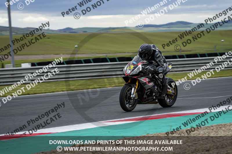 cadwell no limits trackday;cadwell park;cadwell park photographs;cadwell trackday photographs;enduro digital images;event digital images;eventdigitalimages;navarra;no limits trackdays;peter wileman photography;racing digital images;trackday digital images;trackday photos